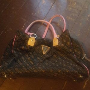 Guess weekend bag